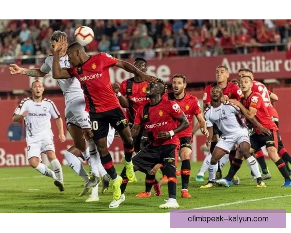 西甲联赛防守反击战术逐渐增强，球队表现稳健显示战力提升