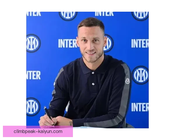 阿瑙托维奇技术特点分析：传球精准与突破能力强，值得关注其在进攻中的影响力。