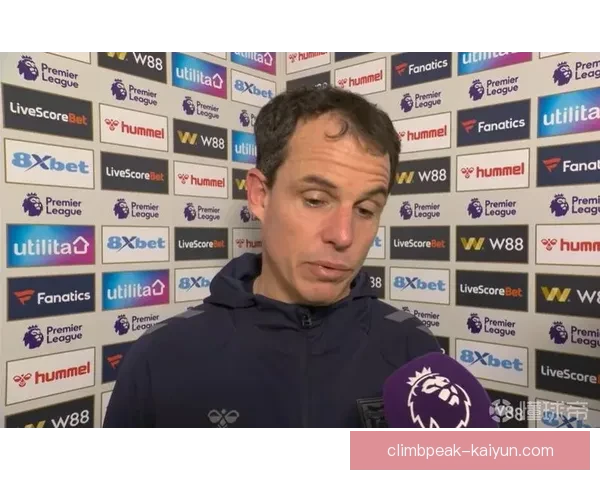 伊萨克与威尔逊本赛季表现对比：状态回暖与持续提升